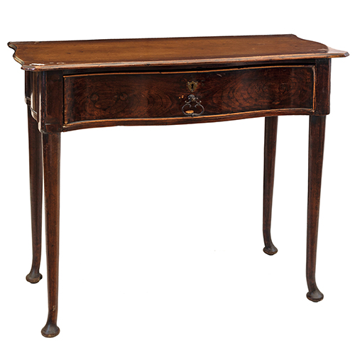 Sub.:20 - Lote: 1385 -  Consola realizada en madera con caj�n en cintura.