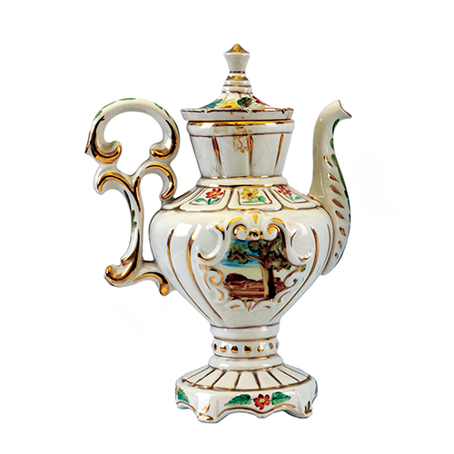 Sub.:20 - Lote: 1359 -  Gran jarra realizada en porcelana, con tapa.