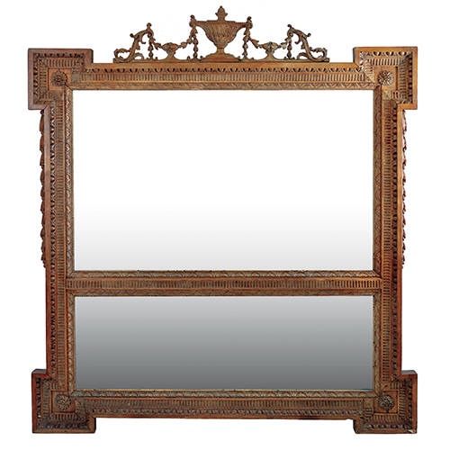 Sub.:20 - Lote: 238 -  Espejo en madera tallada estilo Adams, Inglaterra, con copete superior. S. XIX.