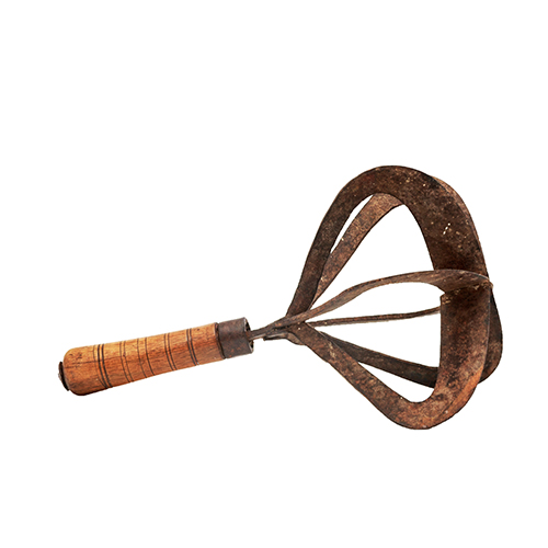 Sub.:20 - Lote: 1314 -  Picador de remolacha en hierro con mango de madera.