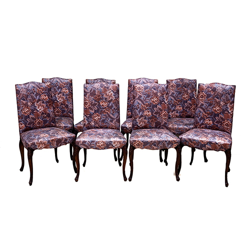 Sub.:20 - Lote: 250 -  Juego de ocho sillas de comedor tapizadas con motivos florales.