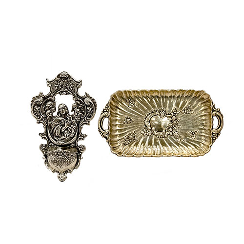 Sub.:21 - Lote: 1270 -  Lote de peque�a bandejita y benditera realizado en plata. 