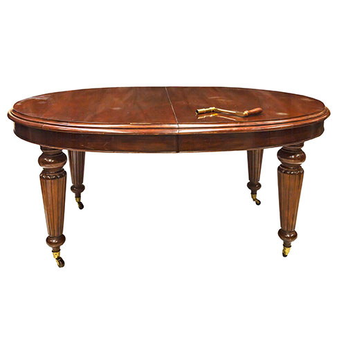 Sub.:21 - Lote: 1297 -  Mesa inglesa de comedor estilo Victoriano en madera de caoba. 