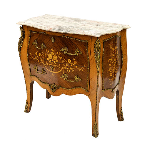 Sub.:21 - Lote: 1322 -  C�moda estilo Luis XV chapeada en madera de palosanto y palorosa y marqueter�a en limoncillo, con aplicaciones de bronce. 