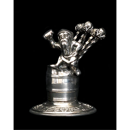 Sub.:21 - Lote: 225 -  Palillero con forma de gnomo. Peso: 29 grs.