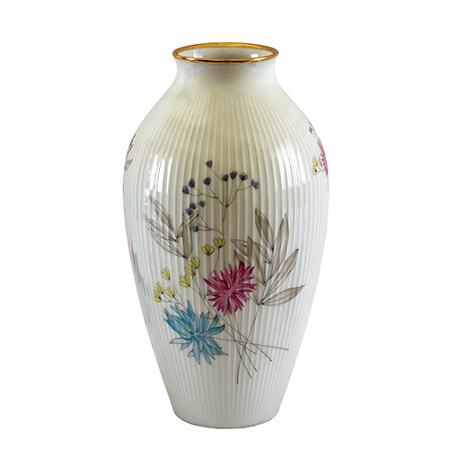 Sub.:21 - Lote: 182 -  Jarrn en porcelana con motivos florales. 