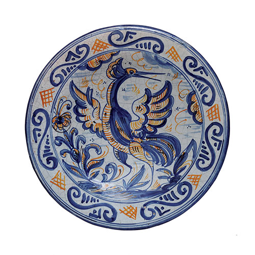 Sub.:21 - Lote: 1441 -  Dos platos modernos en cer�mica de Talavera, serie rayado.