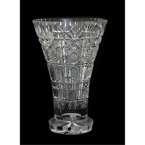 Sub.:21 - Lote: 221 -  Jarr�n realizado en cristal tallado.