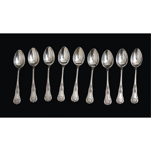 Sub.:21 - Lote: 1472 -  Diez cucharillas realizadas en plata con decoraci�n de veneras.