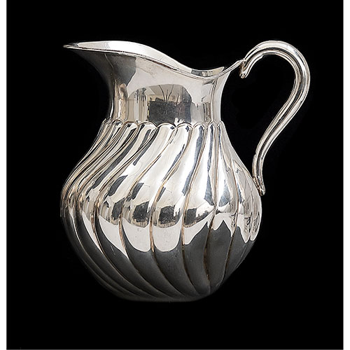 Sub.:21 - Lote: 1372 -  Jarra gallonada realizada en plata.