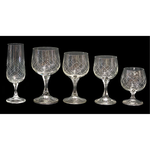 Sub.:21 - Lote: 1429 -  Cristaler�a de 58 piezas