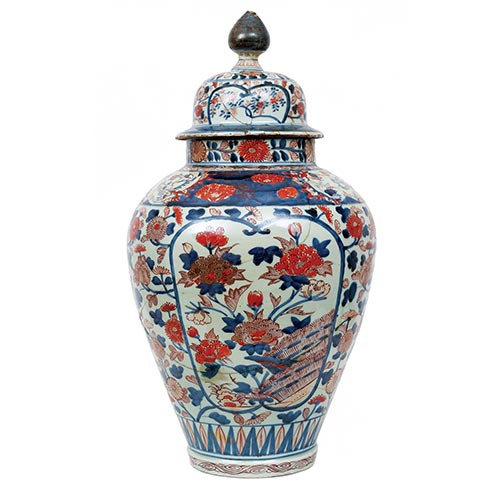 Sub.:22 - Lote: 223 -  L�mpara de mesa jarr�n Inmari, Jap�n. S.XIX. 