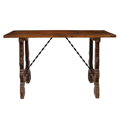 Sub.:22 - Lote: 291 -  Mesa de pata de lira con fiadores en hierro y tapa asociada.