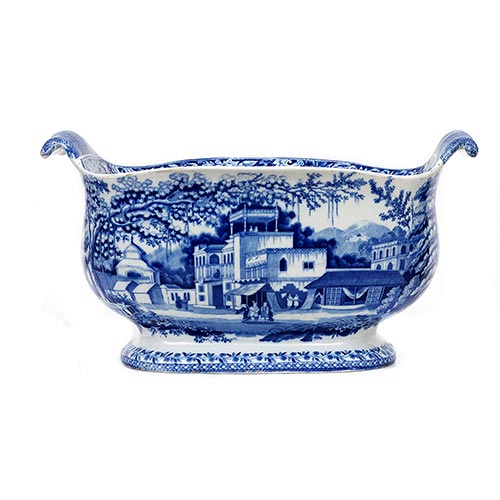 Sub.:22 - Lote: 288 -  Sopera sin tapa en cer�mica inglesa blanca y azul. 