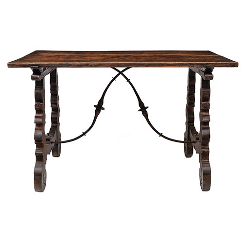 Sub.:22 - Lote: 1376 -  Mesa de pata de lira con fiadores en hierro. S. XVII.