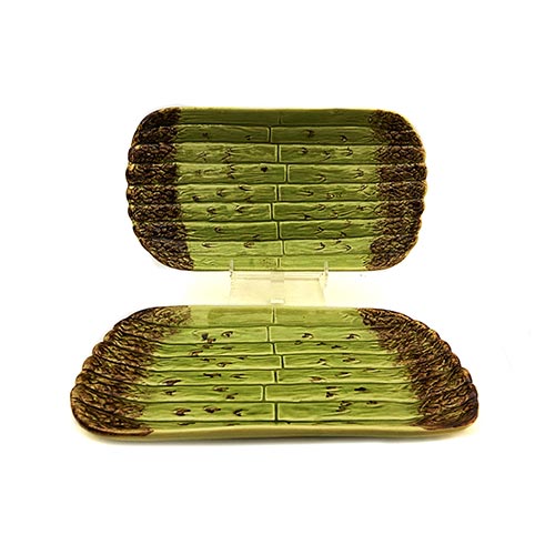 Sub.:22 - Lote: 312 -  Pareja de platos de enga�o en cer�mica simulando esp�rragos trigueros.