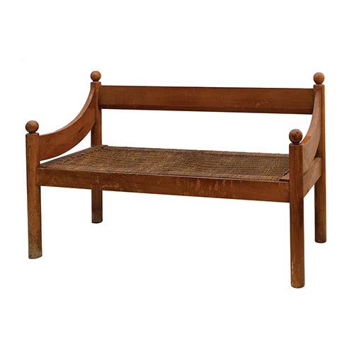 Sub.:22 - Lote: 306 -  Banco en madera con asiento de enea.