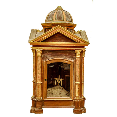 Sub.:23 - Lote: 1290 -  Hornacina neoclsica en forma de templete en madera tallada, dorada y policromada simulando la veta del mrmol. Finales del s. XVIII.