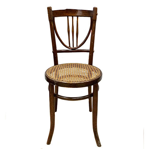 Sub.:23 - Lote: 1152 -  Seis sillas realizadas en madera con asiento en rejilla.