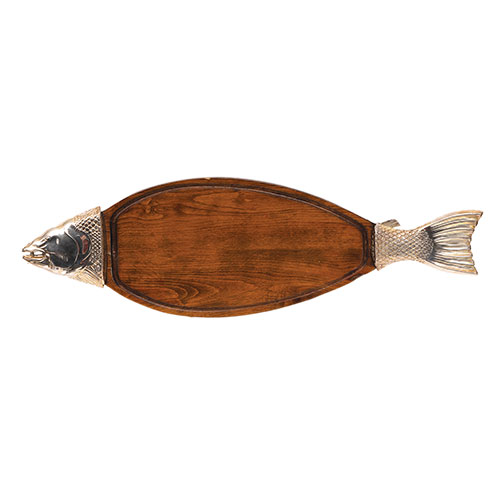 Sub.:23 - Lote: 1320 -  Tabla para salmon en forma de pez en madera y metal plateado.