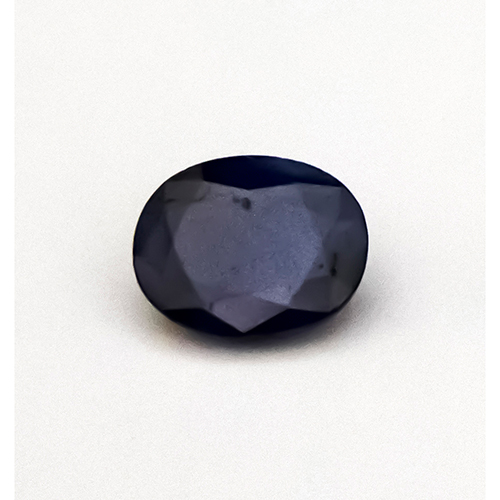 Sub.:23 - Lote: 464 -  Zafiro natural oval azul oscuro. 22,20 cts.