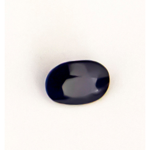 Sub.:23 - Lote: 463 -  Zafiro oval azul. Treatment. 2,9 cts.
