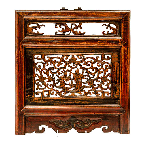 Sub.:24 - Lote: 1340 -  Panel en madera tallada y lacada con escena oriental de finales del s. XIX.