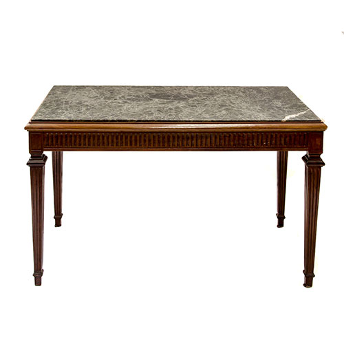Sub.:24 - Lote: 1355 -  Mesa baja de estilo Luis XVI en madera tallada con tapa de m�rmol.