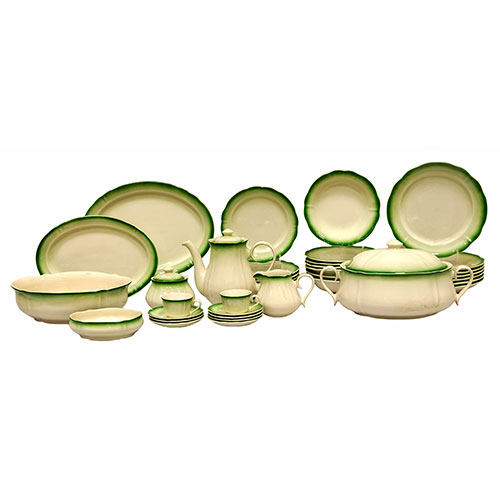Sub.:24 - Lote: 1285 -  Vajilla portuguesa en cer�mica con ribete verde. 