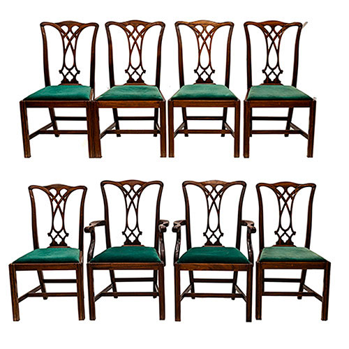 Sub.:24 - Lote: 208 -  Lote de dos sillones y diez sillas estilo ingls, con respaldo alto y tapicera en verde.