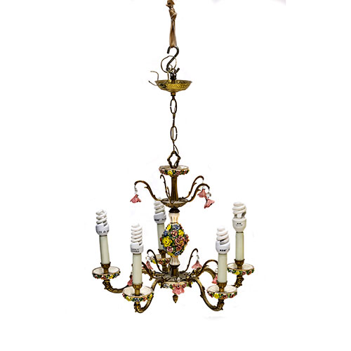 Sub.:24 - Lote: 1271 -  L�mpara de techo de cinco luces en bronce y cer�mica.