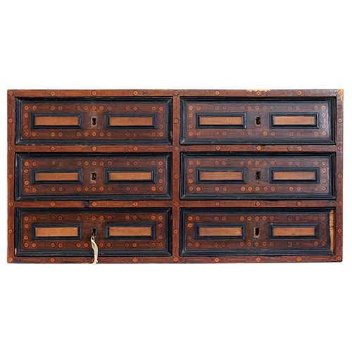 Sub.:24 - Lote: 1365 -  Bargue�o en madera de nogal y boj. Siglo XVIII para restaurar. 