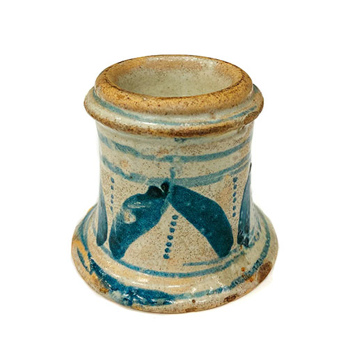 Sub.:24 - Lote: 240 -  Salero en cer�mica de Muel. s. XVIII.