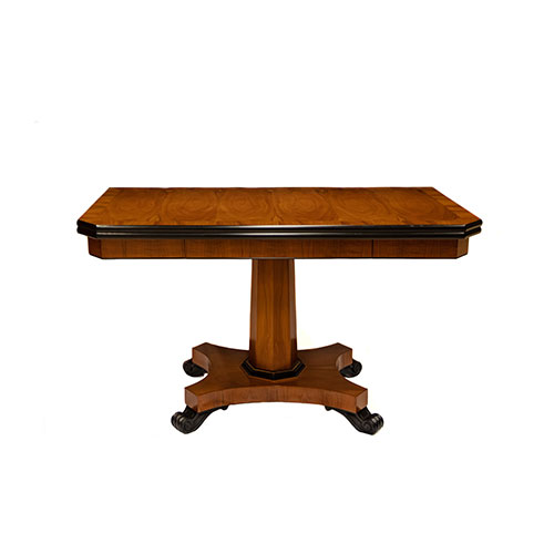 Sub.:24 - Lote: 128 -  Mesa de juego en madera de cerezo y ebonizada.  