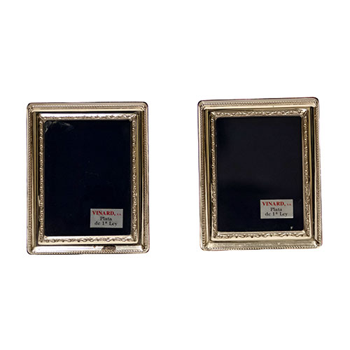 Sub.:24 - Lote: 1381 -  Dos portarretratos en plata.