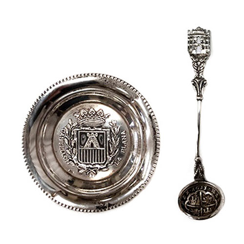 Sub.:24 - Lote: 1438 -  Lote formado por cucharilla y cenicero de plata. 