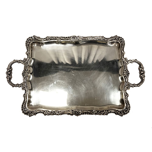 Sub.:24 - Lote: 1265 -  Bandeja rectangular con asas en plata. Peso: 813 grs.