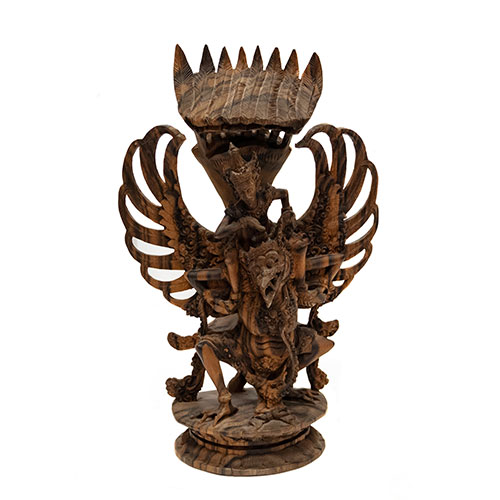 Sub.:24 - Lote: 1332 -  Figura de Garuda en madera natural tallada. Bali.