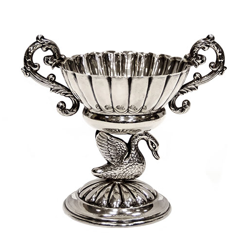 Sub.:24 - Lote: 1392 -  Chofeta con cisne en plata punzonada.