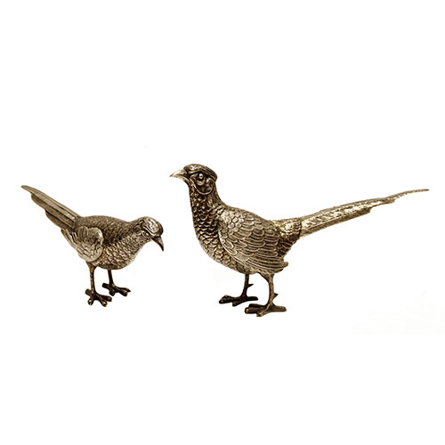 Sub.:24 - Lote: 1385 -  Pareja de faisanes en plata punzonada. Peso: 456 g.