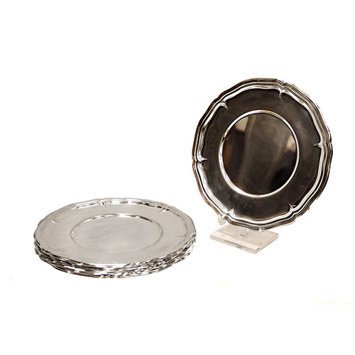 Sub.:24 - Lote: 1403 -  Nueve bajoplatos en metal plateado.