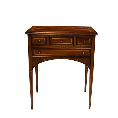 Sub.:24 - Lote: 1308 -  Mesita auxiliar estilo Luis XVI con cuatro cajones en cintura en madera patinada y filete de marqueter�a de limoncillo. A�os 60.