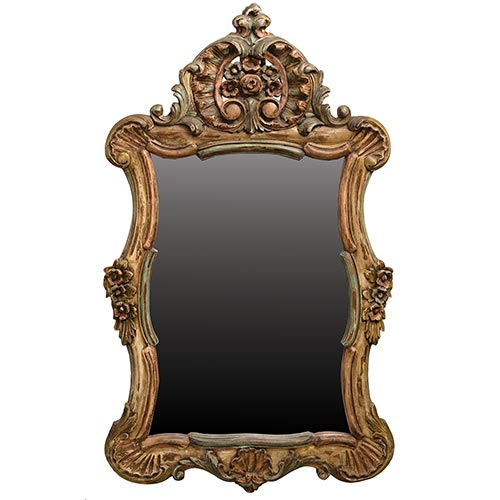 Sub.:25 - Lote: 160 -  Espejo estilo Luis XV en madera policromada y tallada, con copete superior.