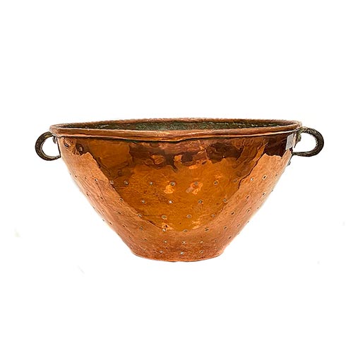 Sub.:25 - Lote: 1411 -  Colador o escurridor de cocina realizado en cobre.
