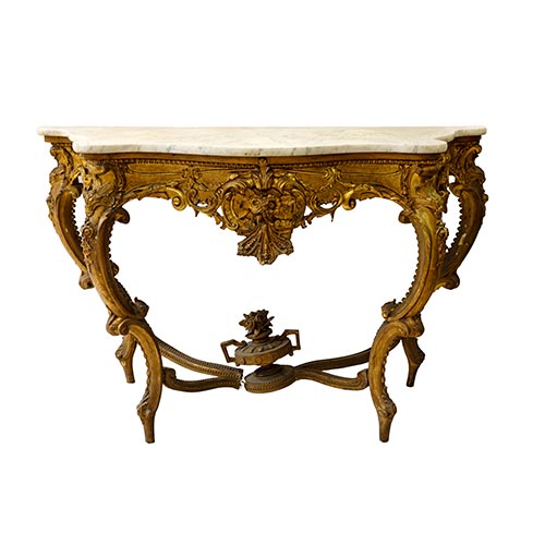 Sub.:25 - Lote: 1451 -  Consola estilo Luis XV en madera dorada y tallada con tapa de mrmol. s. XIX. 