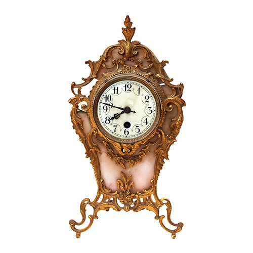 Sub.:25 - Lote: 1391 -  Reloj de sobremesa realizado en mrmol y estructura en bronce. Falta lateral de mrmol.