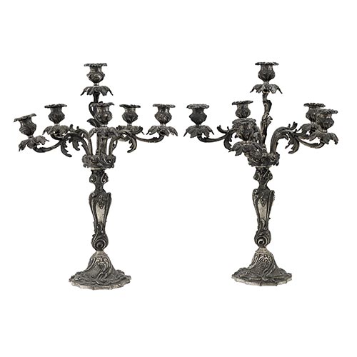 Sub.:25 - Lote: 378 -  Pareja de candelabros en bronce compuestos por seis luces.