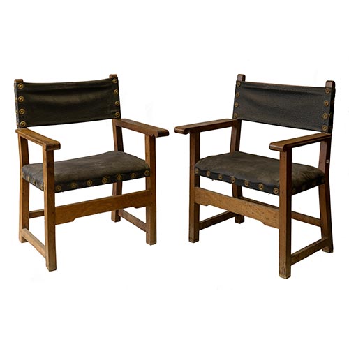 Sub.:25 - Lote: 1259 -  Pareja de sillones fraileros en madera de nogal s. XVIII. Cueros cambiados.