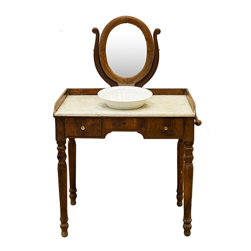 Sub.:25 - Lote: 384 -  Antiguo lavabo con espejo, cajones y colgador de toalla en madera. s. XIX.