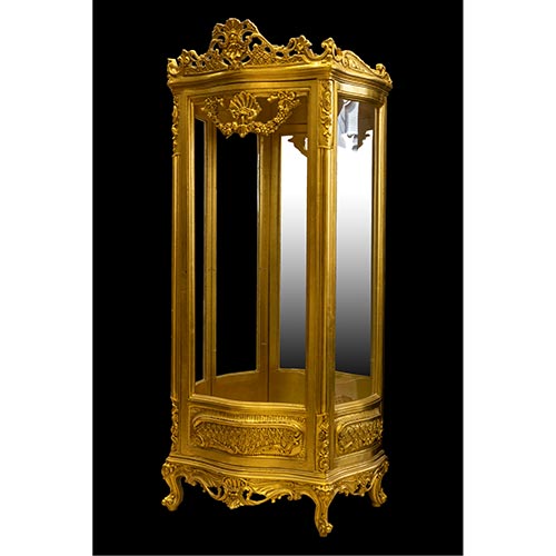 Sub.:25 - Lote: 1507 -  Vitrina en madera dorada y tallada estilo Luis XV. Falta cristal de la puerta.
